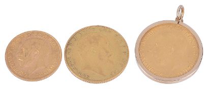 Two fine gold sovereign and a fine gold half sovereignEdward VII, 1903 full sovereign, George V 1925