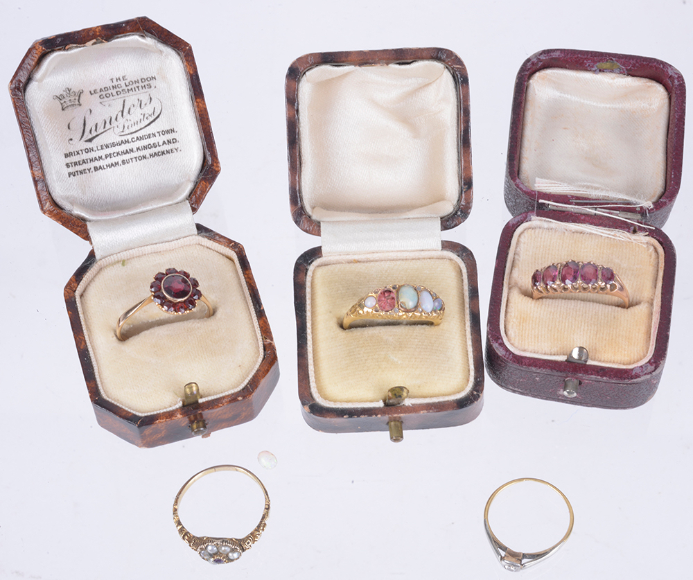 An Edwardian garnet set five stone ring and four other ringsthe five stone garnet ring having 9ct - Image 2 of 3