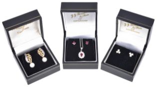 A small collection contemporary gem and diamond jewelleryto include an 18ct white gold ruby and