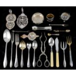 A selection of miscellaneous German silver flatwaresix silver coffee spoons, stamped Prata 935; a