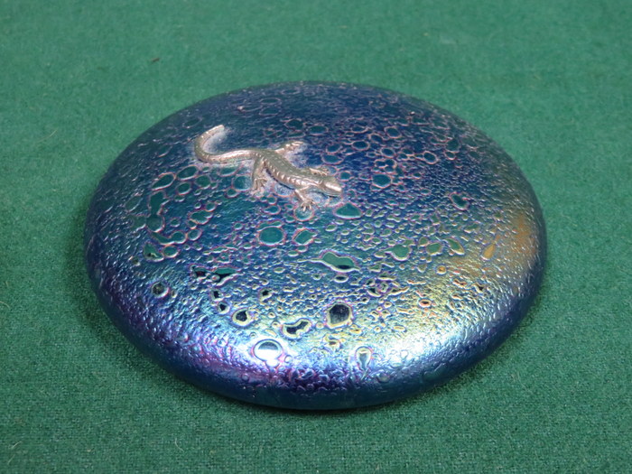 DITCHFIELD STYLE IRIDESCENT GLASS PAPERWEIGHTS WITH SILVER COLOURED LIZARD ON TOP