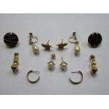 MIXED LOT OF GOLD AND GOLD COLOURED EARRINGS