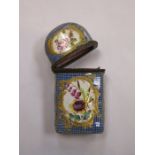 GILDED AND ENAMELLED CERAMIC VESTA CASE WITH HINGED COVER