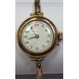 9ct GOLD WRISTWATCH ON 9ct GOLD EXPANDABLE STRAP