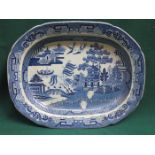 PAIR OF EARLY BLUE AND WHITE WILLOW PATTERN ASHETTES