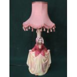 CERAMIC FIGURE FORM TABLE LAMP WITH SHADE (AT FAULT),