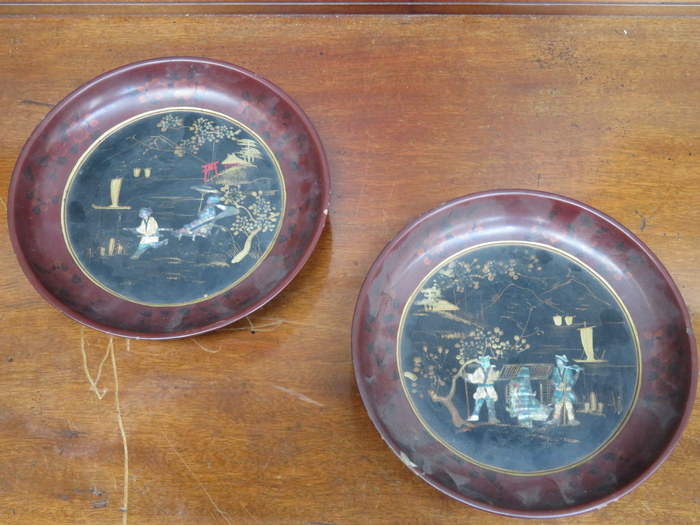 PAIR OF JAPANESE PAPIER MACHE GILDED CIRCULAR PLAQUES