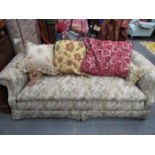 VICTORIAN STYLE SETTEE