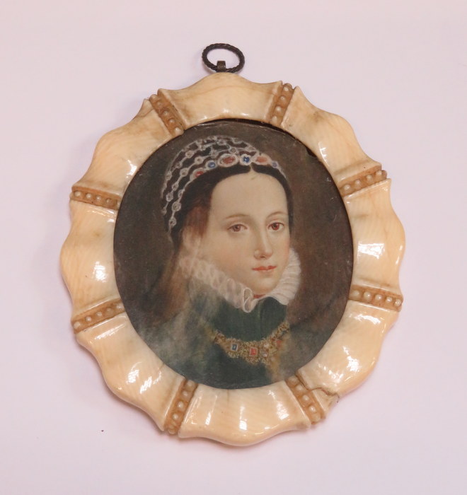 18th/19th CENTURY OVAL MINIATURE PORTRAIT WITHIN WAVE EDGED IVORY FRAME