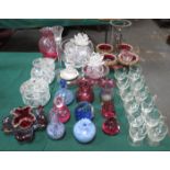 MIXED LOT OF VARIOUS COLOURED AND OTHER GLASSWARE