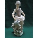 LLADRO GLAZED CERAMIC FIGURE OF A GIRL WITH WATERING CAN,