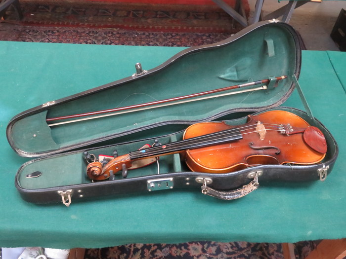 CASED VIOLIN WITH BOW WITH LABEL INSIDE SKYLARK BRAND