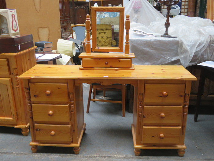 MODERN PINE SIX DRAWER DRESSING TABLE AND FREE STANDING DRESSING MIRROR