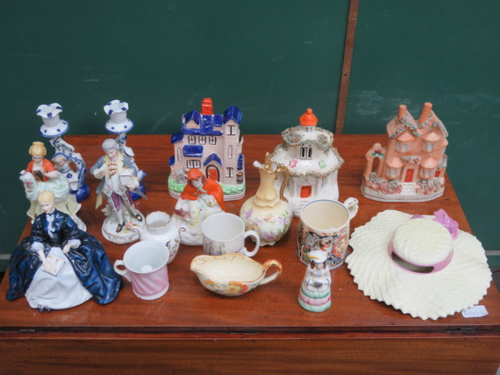 MIXED LOT OF CERAMICS INCLUDING STAFFORDSHIRE, ROYAL DOULTON, ETC.