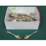 PAIR OF HALLMARKED SILVER KINGS PATTERN TEASPOONS AND PARCEL OF VARIOUS PLATED FLATWARE