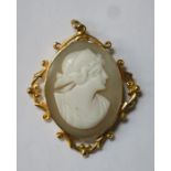 9ct GOLD OVAL CAMEO PENDANT