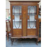 EDWARDIAN MAHOGANY INLAID TWO DOOR DISPLAY CABINET ON CABRIOLE SUPPORTS