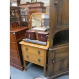 SMALL OAK DRESSING TABLE