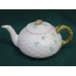 BELLEEK TEAPOT WITH CLOVERLEAF DECORATION