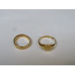 18ct GOLD WEDDING BAND AND 18ct GOLD SIGNET RING