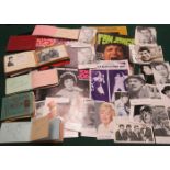 MIXED LOT CONTAINING SOUVENIR BROCHURES, SIGNED PHOTOGRAPHS AND AUTOGRAPH ALBUMS,