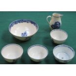 MIXED LOT OF BLUE AND WHITE CERAMICS INCLUDING TEA BOWLS,