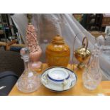 SUNDRY LOT INCLUDING CERAMIC TABLE LAMP, STONEWARE POT WITH COVER, BRASS SPIRIT KETTLE ON STAND,