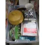 BOX LOT OF SUNDRIES INCLUDING FIRESIDE SET, TABLE LAMP, MALING BOWL AND VOLUMES, ETC.