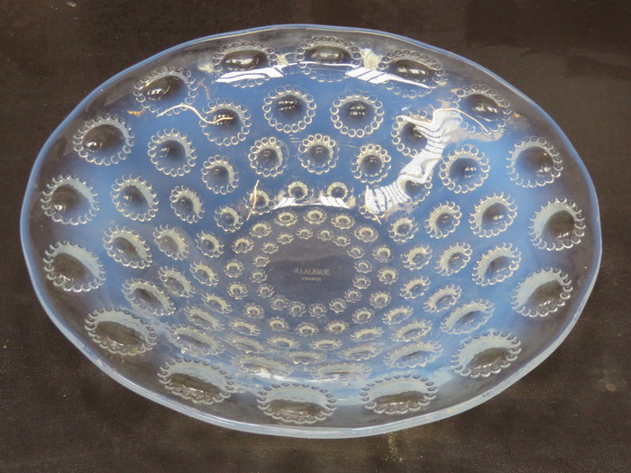 R LALIQUE OPALESCENT SHALLOW GLASS WAVE EDGED BOWL,