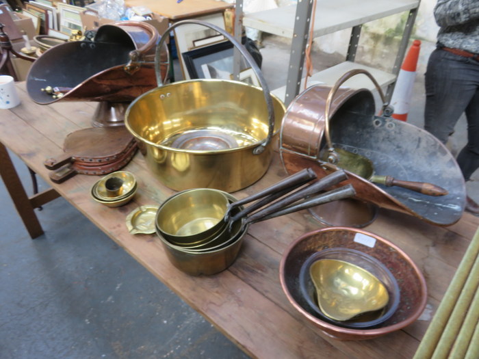 LARGE QUANTITY OF COPPER AND BRASS INCLUDING JAM PAN, TWO COAL SCUTTLES, BELLOWS ETC.