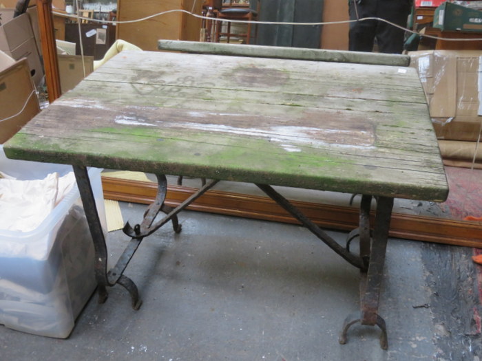 METAL FRAMED GARDEN TABLE