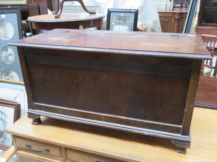 OAK BLANKET CHEST