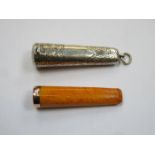 9ct GOLD MOUNTED CHEROOT HOLDER IN SILVER CASE