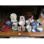 MIXED LOT OF CERAMICS INCLUDING CARLTONWARE, CAPODIMONTE AND WEDGWOOD, ETC.