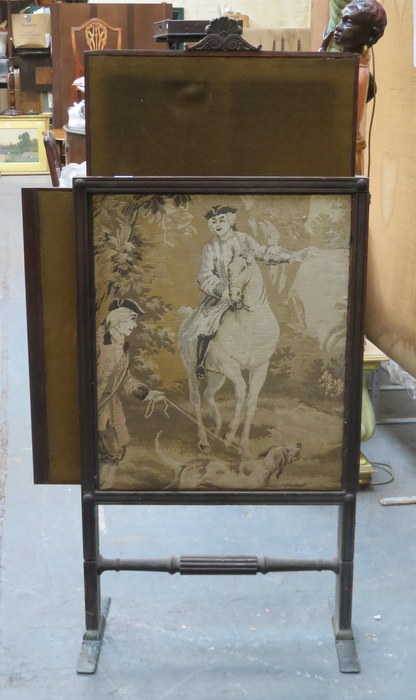 VICTORIAN EXTENDING TAPESTRY FIRESCREEN IN CARVED FRAME