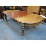 VICTORIAN MAHOGANY EXTENDING DINING TABLE WITH TWO LEAVES