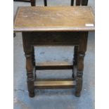 SMALL ANTIQUE OAK JOYNT STOOL