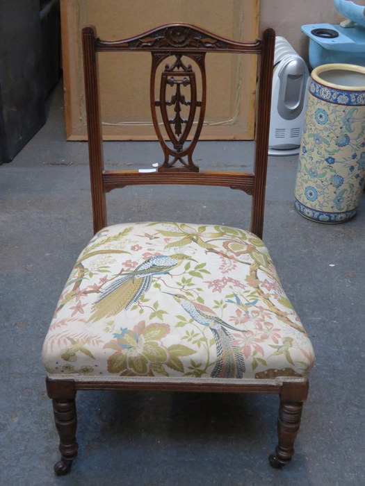 SINGLE LOW SEATED BEDROOM CHAIR