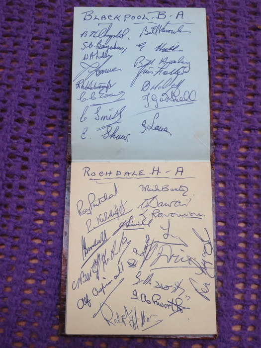 ALBUM OF SPORTING RELATED AUTOGRAPHS INCLUDING RUGBY