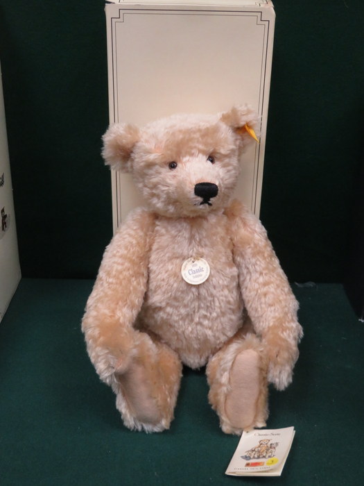 BOXED STEIFF 1920 CLASSIC BEAR