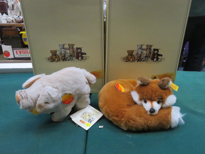 BOXED STEIFF LYING FOX AND COSY PIG