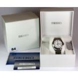 A boxed gentleman's Seiko stainless steel wristwatch.