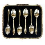 A set of six Edwardian hallmarked silver teaspoons, James Deakin & Sons, Sheffield 1904, in fitted