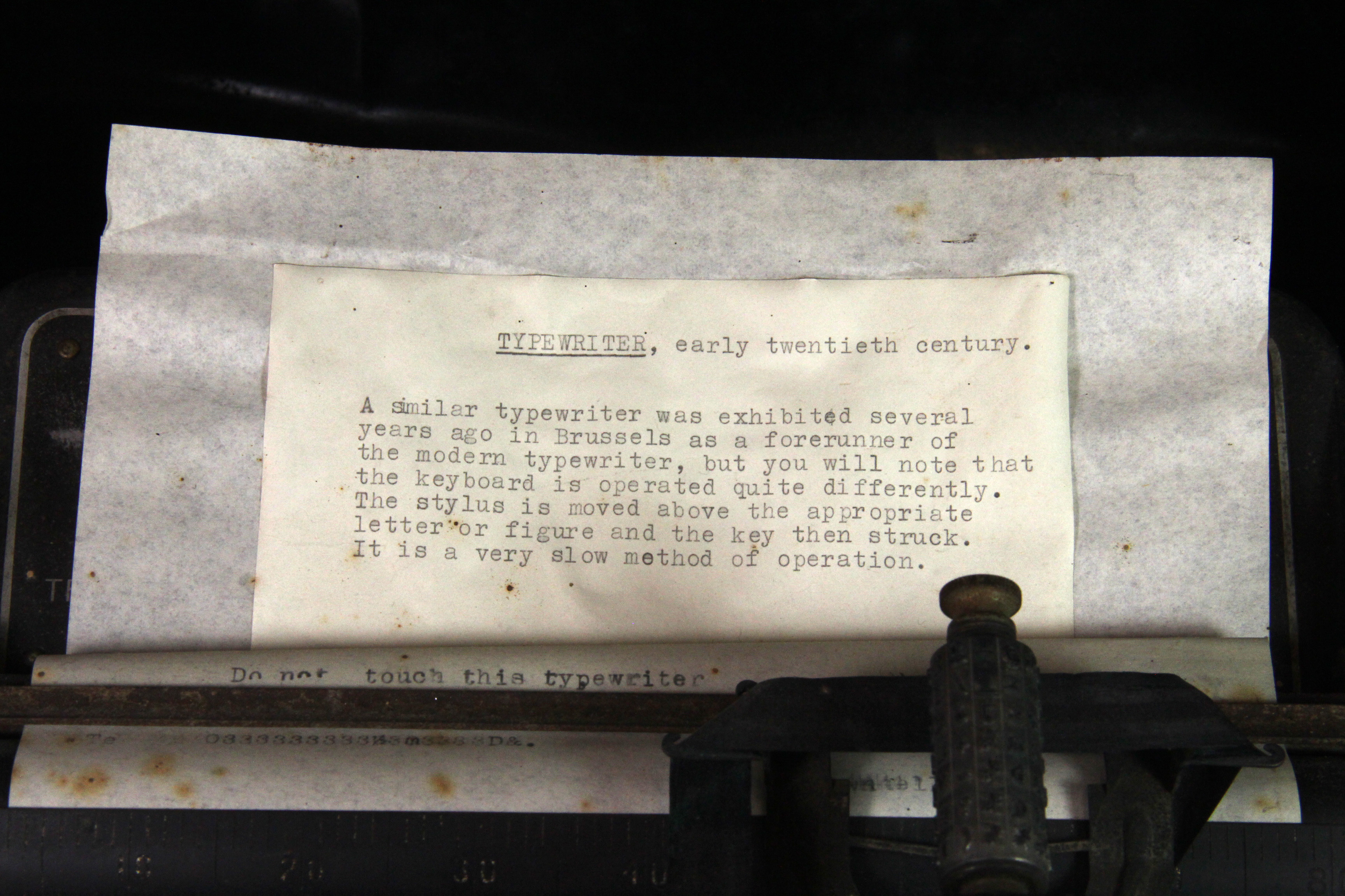 A rare early 20th century Mingon electric typewriter. - Image 4 of 5