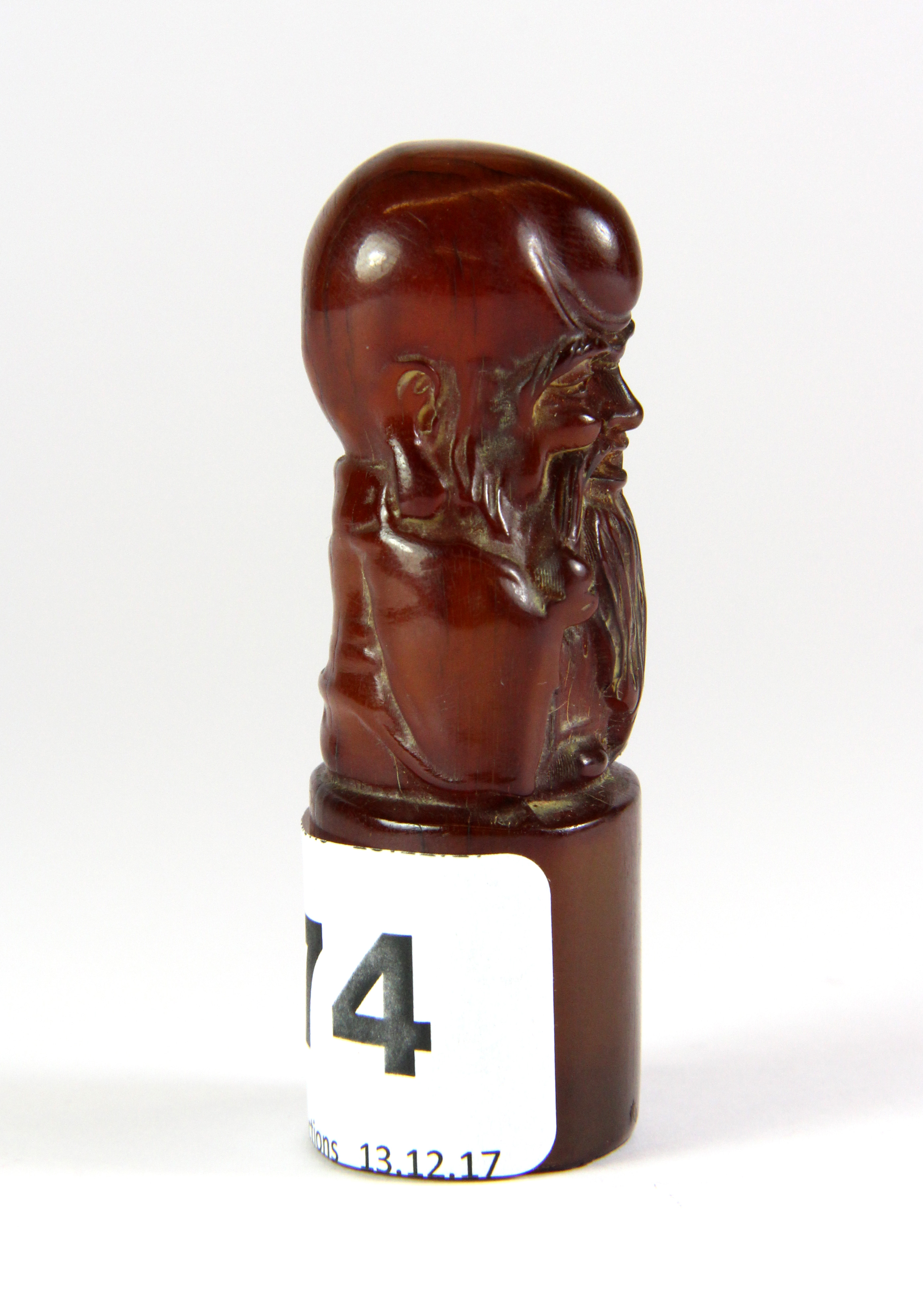 A carved Chinese horn seal, H. 6.5cm. - Image 4 of 5