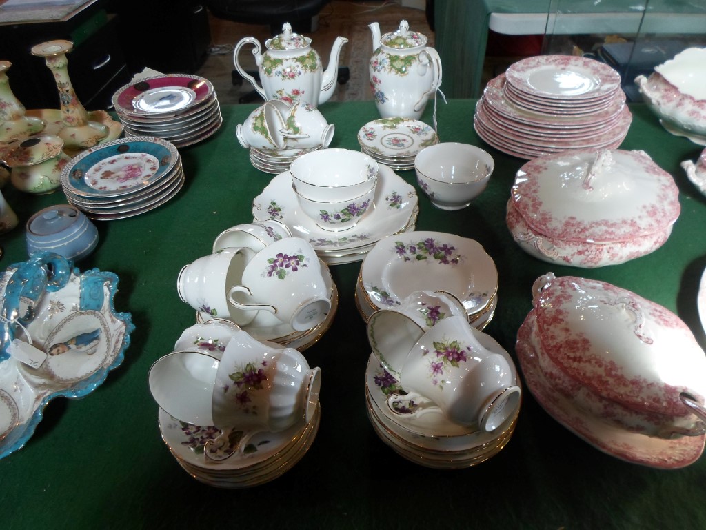A Tuscan bone china part-coffee service in the Windsor pattern, comprising: two coffee pots,