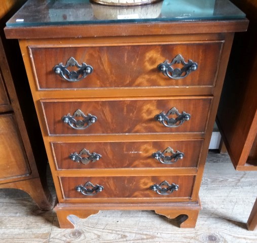 A small reproduction four drawer chest, 44cm wide.
