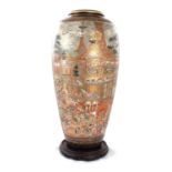Monumental fine Satsuma vase, Shimazu mon