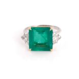 Colombian emerald and diamond ring