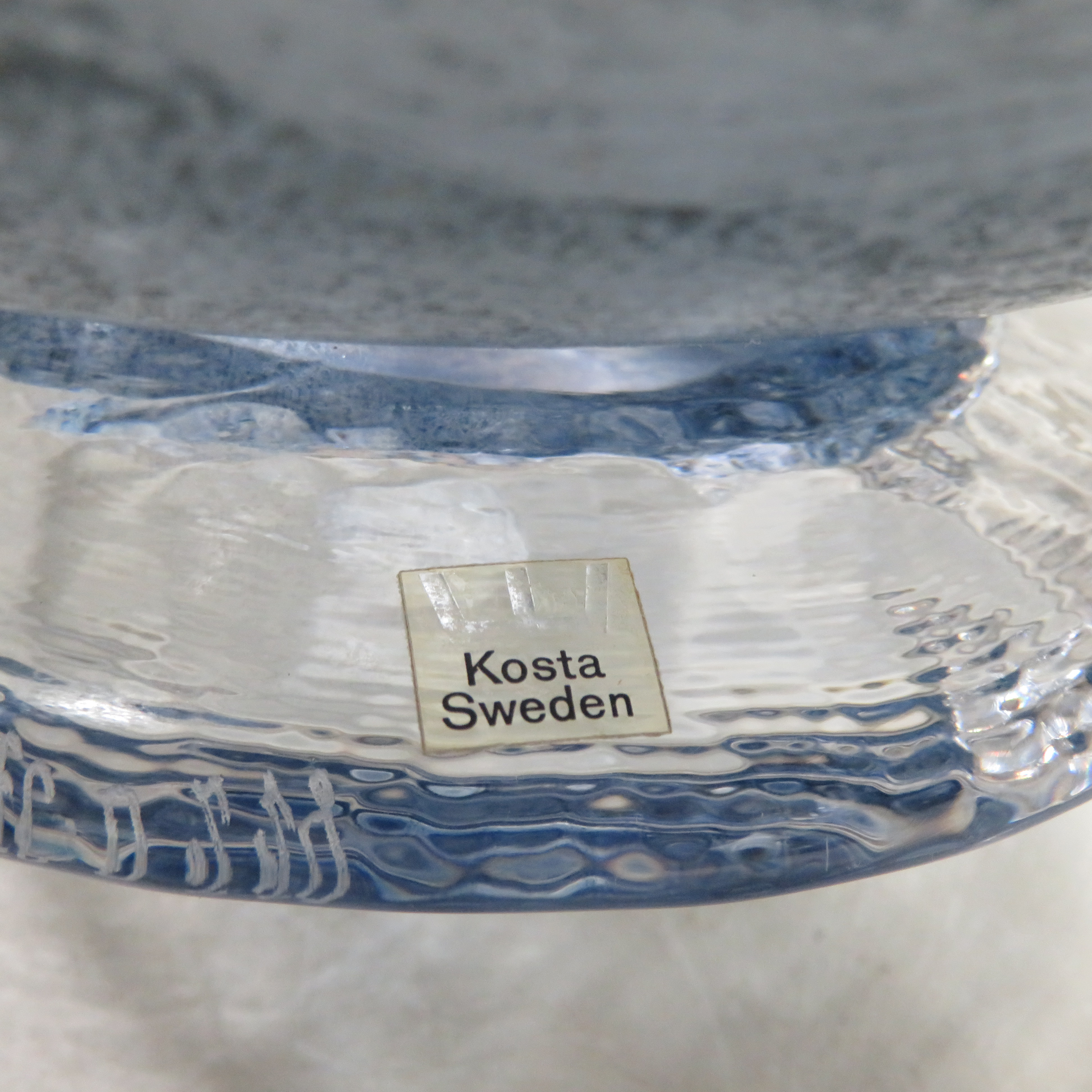 Swedish art glass centerbowl, Kosta - Image 3 of 3